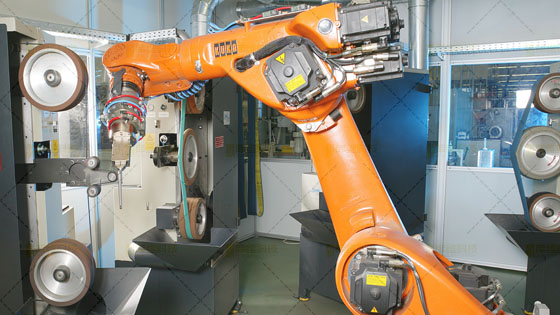 打磨<a href='http://m.jinchanzhuangshi.com' target='_blank'><u>機器人工作站</u></a>2